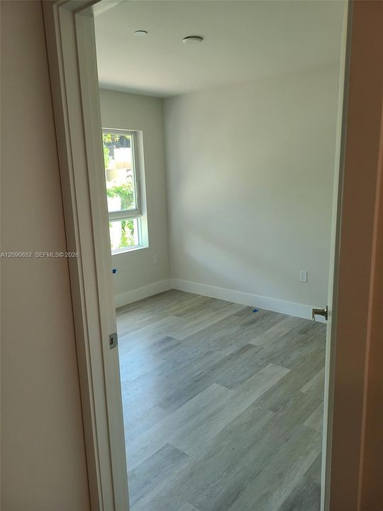 For Rent: $2,900 (3 beds, 2 baths, 1275 Square Feet)