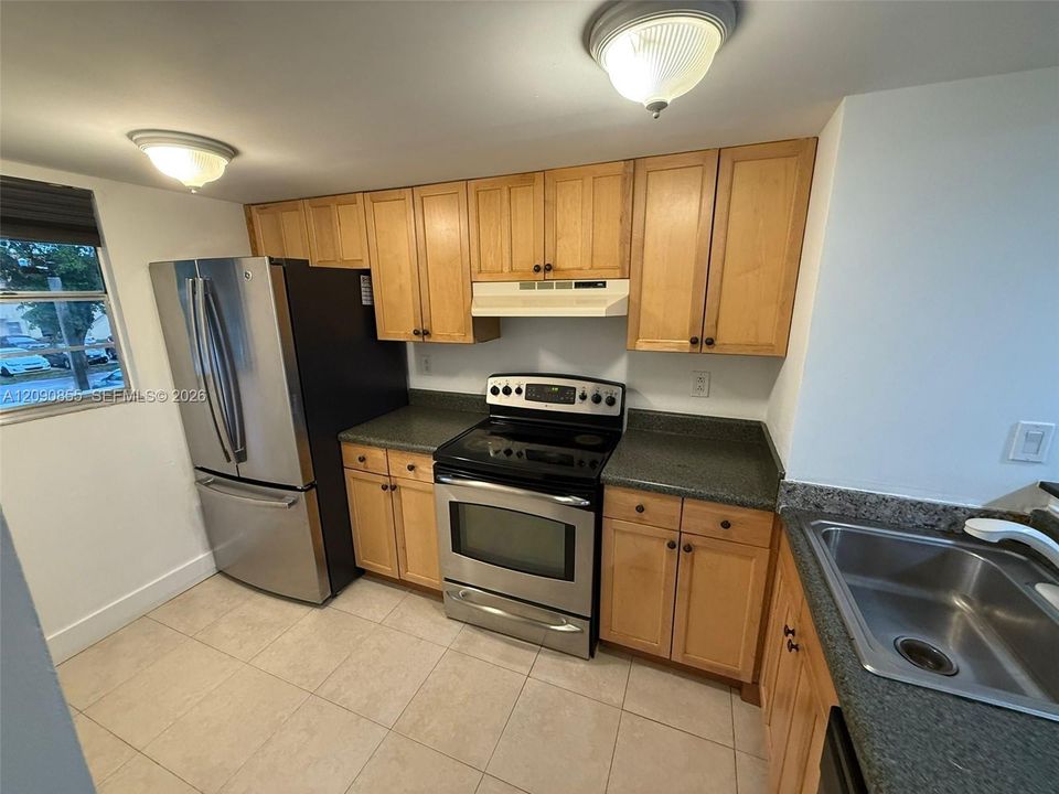 For Sale: $225,000 (2 beds, 2 baths, 1113 Square Feet)