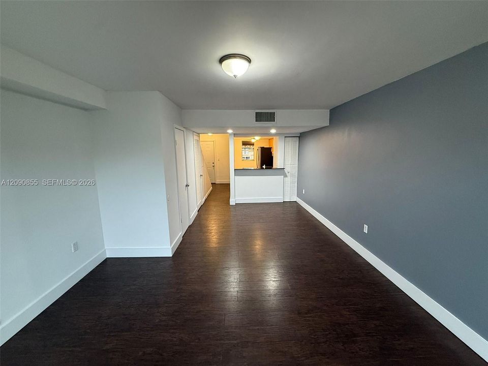 For Sale: $225,000 (2 beds, 2 baths, 1113 Square Feet)