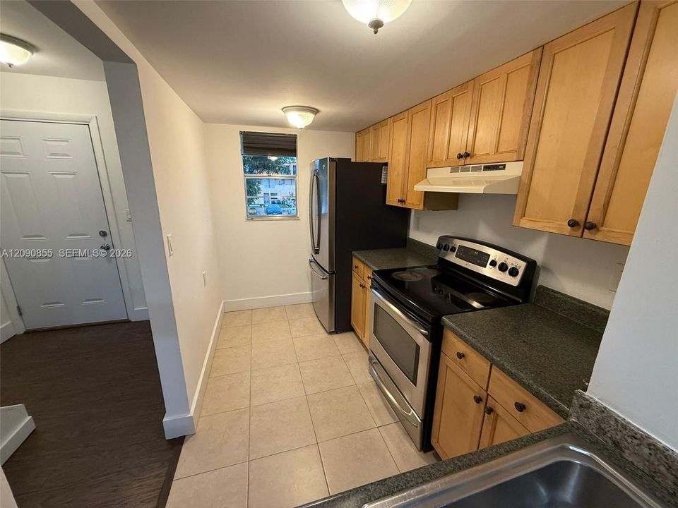 For Sale: $225,000 (2 beds, 2 baths, 1113 Square Feet)