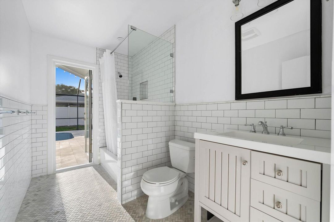 Cabana/Hall Bathroom