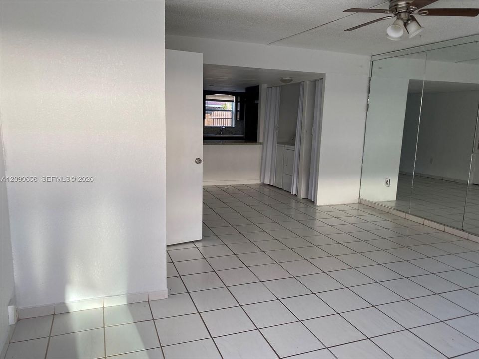 For Rent: $2,300 (2 beds, 1 baths, 1075 Square Feet)