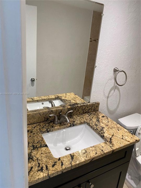 For Rent: $2,300 (2 beds, 1 baths, 1075 Square Feet)