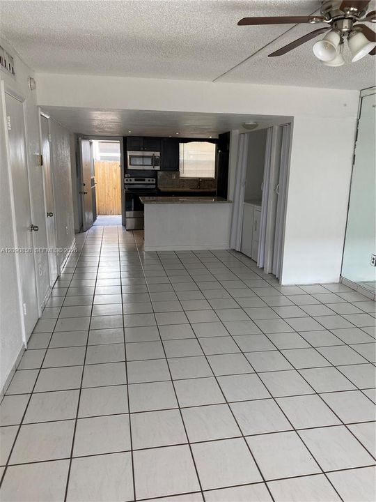 For Rent: $2,300 (2 beds, 1 baths, 1075 Square Feet)
