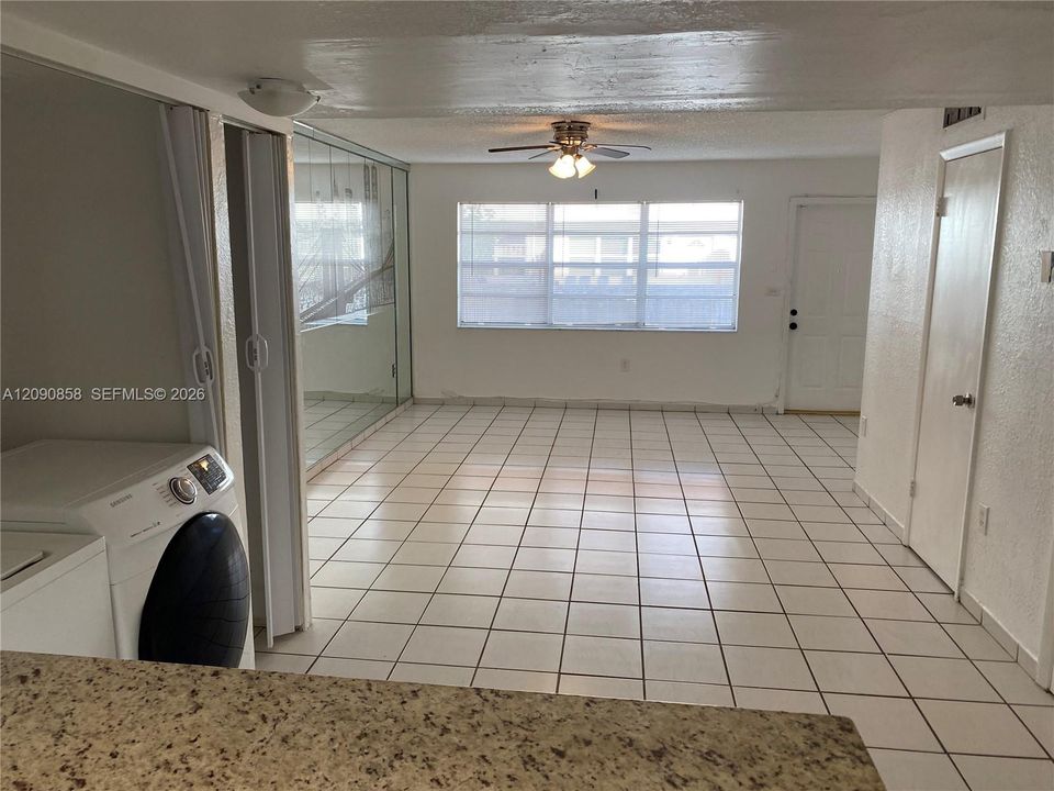 For Rent: $2,300 (2 beds, 1 baths, 1075 Square Feet)