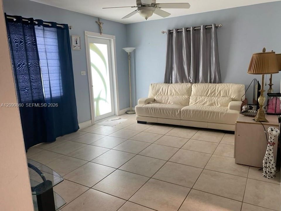 For Sale: $845,000 (4 beds, 3 baths, 1725 Square Feet)