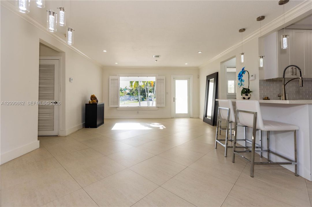 For Sale: $955,000 (4 beds, 3 baths, 2009 Square Feet)