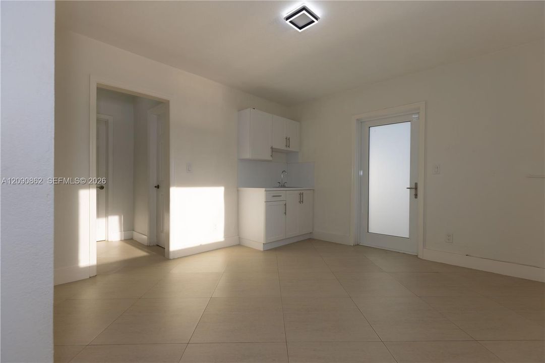 For Sale: $955,000 (4 beds, 3 baths, 2009 Square Feet)