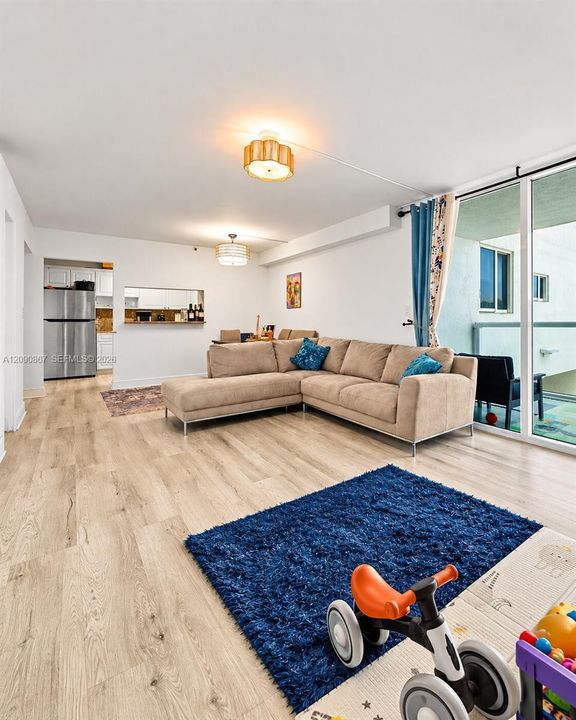 En Venta: $670,000 (1 camas, 1 baños, 1045 Pies cuadrados)