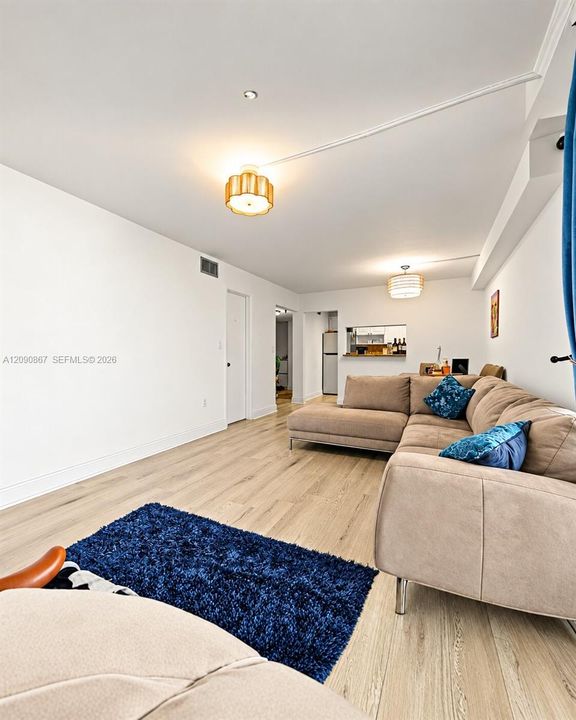 En Venta: $670,000 (1 camas, 1 baños, 1045 Pies cuadrados)