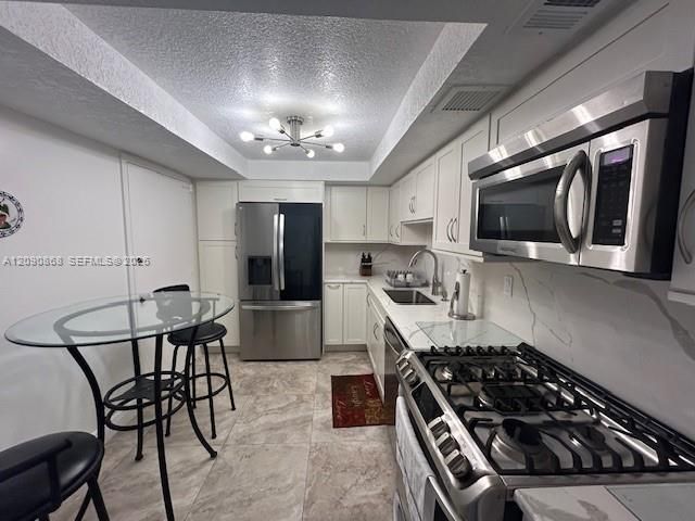 For Rent: $3,500 (2 beds, 2 baths, 1080 Square Feet)