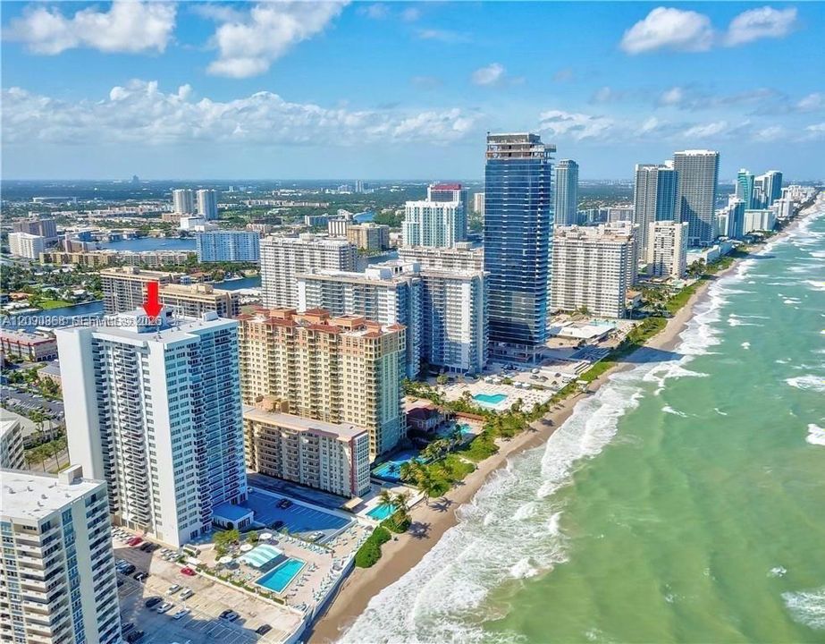 For Rent: $3,500 (2 beds, 2 baths, 1080 Square Feet)