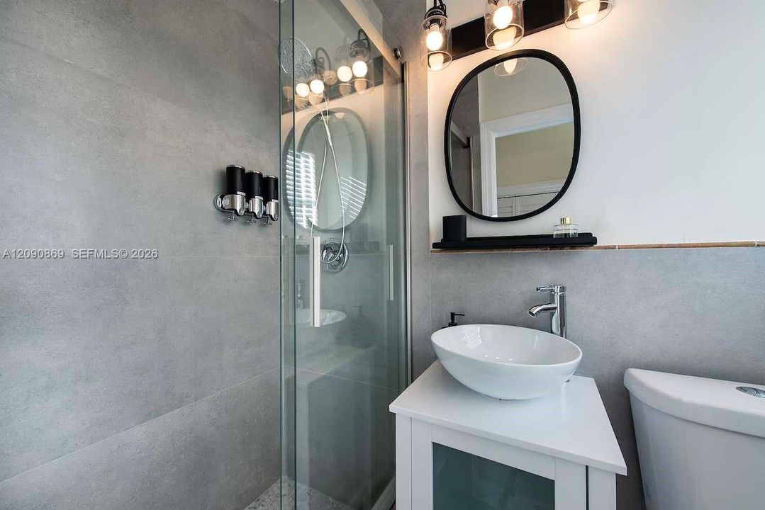 For Rent: $1,799 (1 beds, 1 baths, 520 Square Feet)