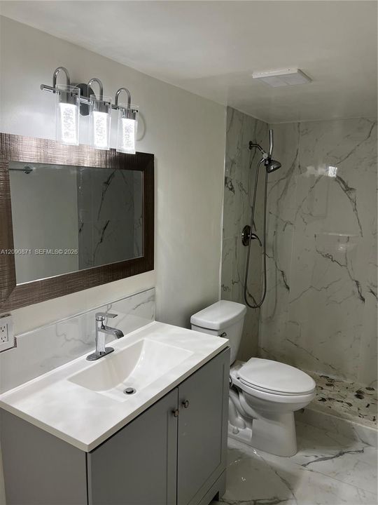For Rent: $2,250 (2 beds, 1 baths, 816 Square Feet)