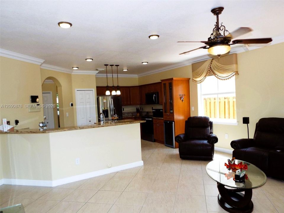 На продажу: $900,000 (4 спален, 3 ванн, 2801 Квадратных фут)