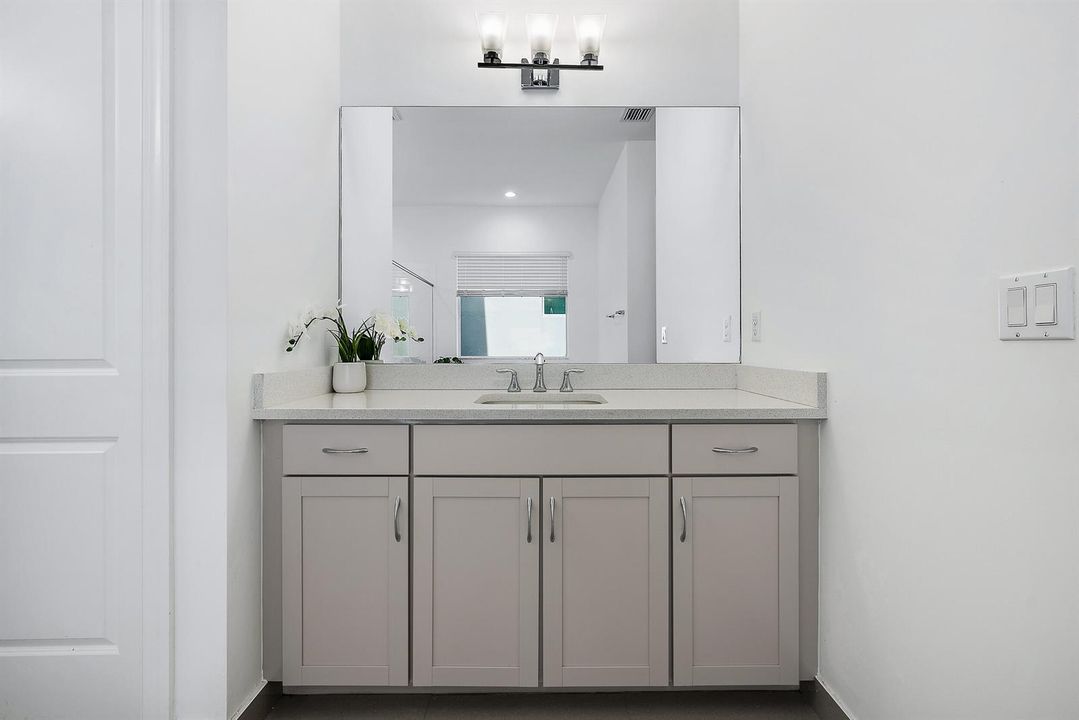 Owner's Suite Bathroom
