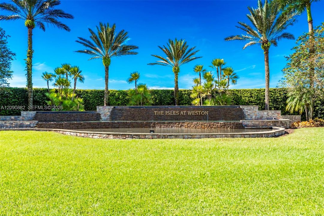 For Sale: $1,080,000 (4 beds, 3 baths, 2731 Square Feet)