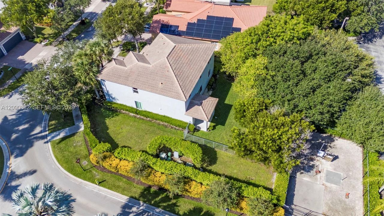 For Sale: $1,080,000 (4 beds, 3 baths, 2731 Square Feet)