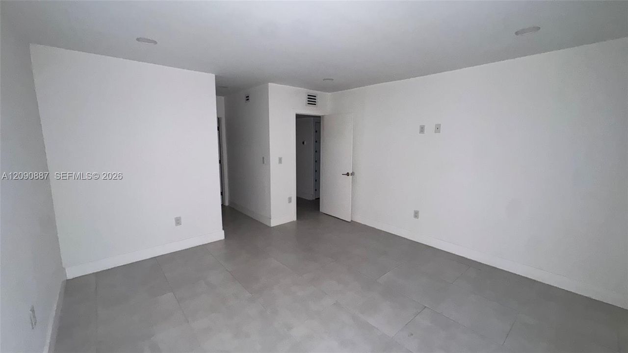 На продажу: $150,875 (3 спален, 2 ванн, 1125 Квадратных фут)