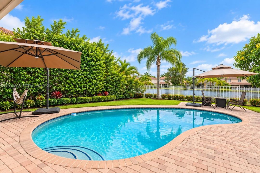 : $1,449,000 (5 camas, 3 baños, 3051 Pies cuadrados)