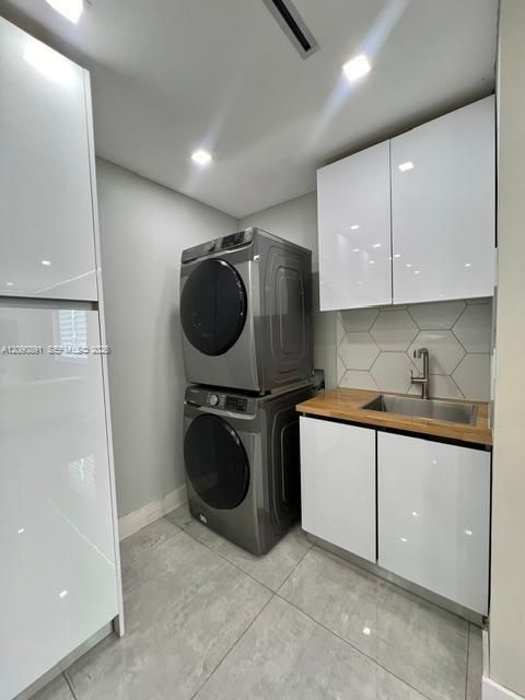 For Rent: $2,800 (2 beds, 1 baths, 1012 Square Feet)