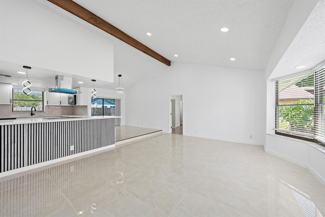 1633 Woods Bend Rd-13