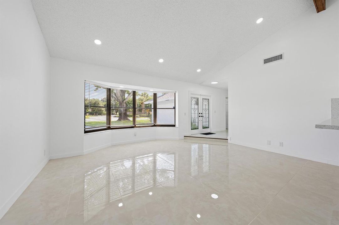 1633 Woods Bend Rd-12