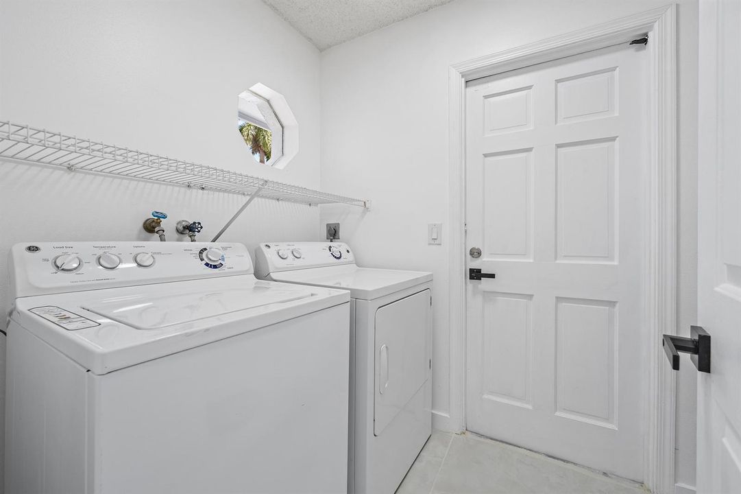 1633 Woods Bend Rd-19