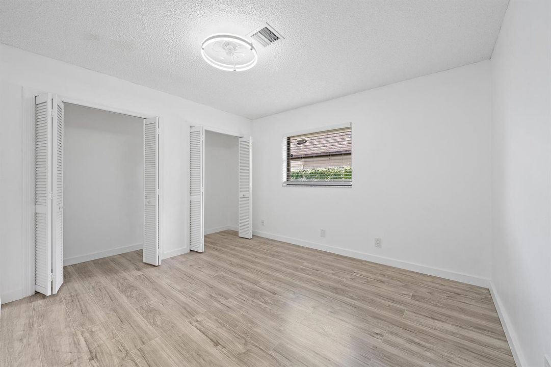 1633 Woods Bend Rd-14