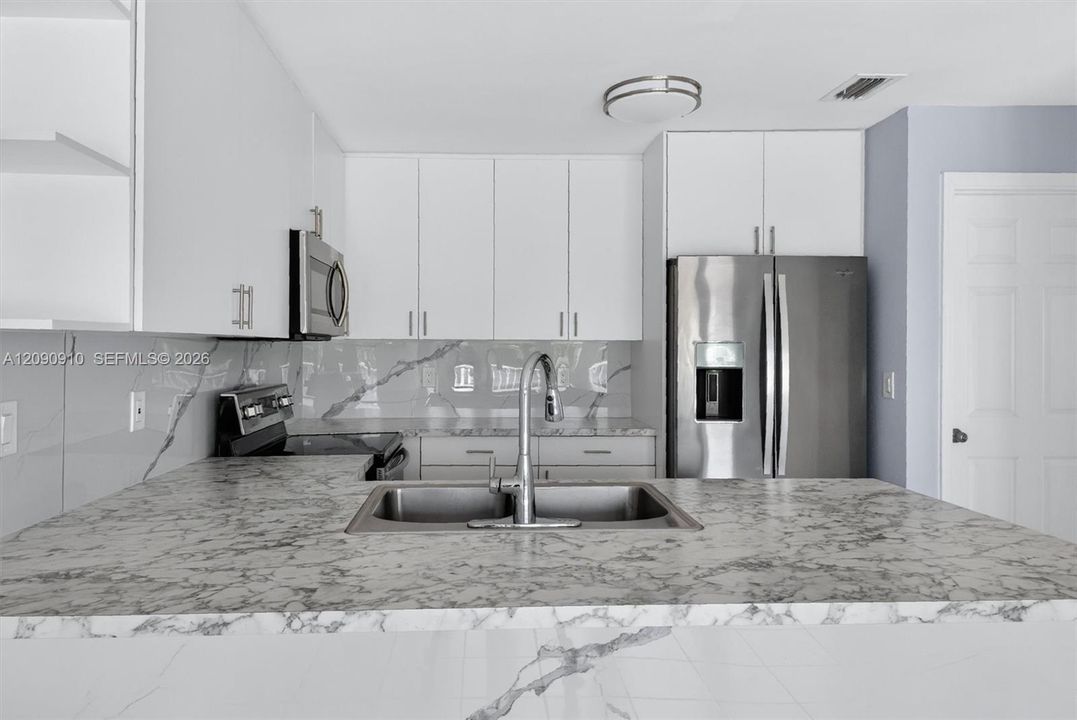 For Rent: $3,500 (3 beds, 2 baths, 1593 Square Feet)