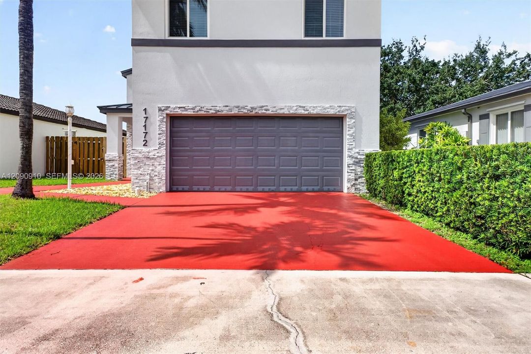 For Rent: $3,500 (3 beds, 2 baths, 1593 Square Feet)