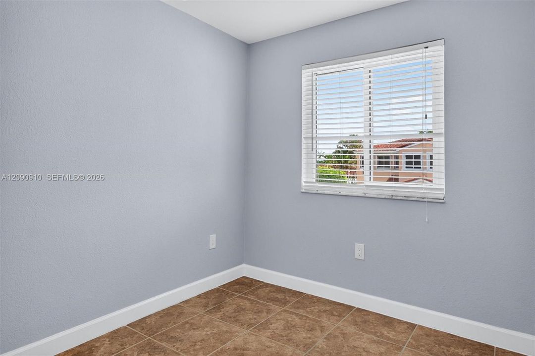 For Rent: $3,500 (3 beds, 2 baths, 1593 Square Feet)