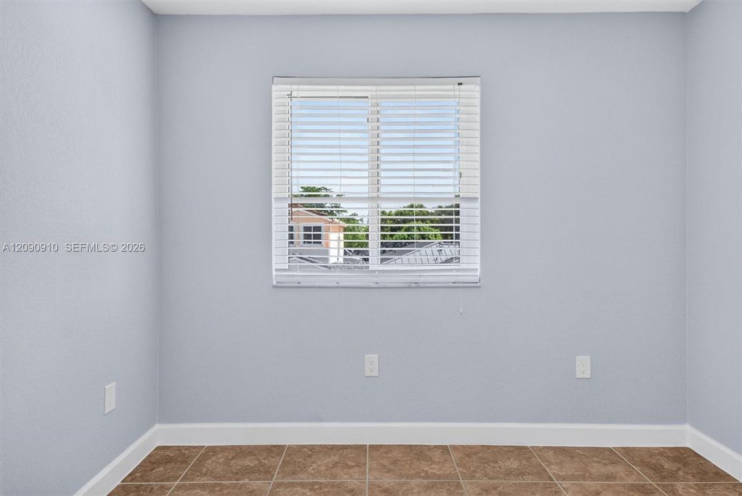 For Rent: $3,500 (3 beds, 2 baths, 1593 Square Feet)