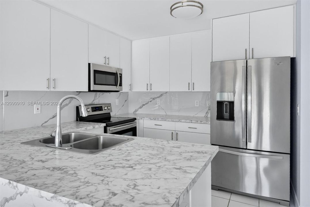 For Rent: $3,500 (3 beds, 2 baths, 1593 Square Feet)