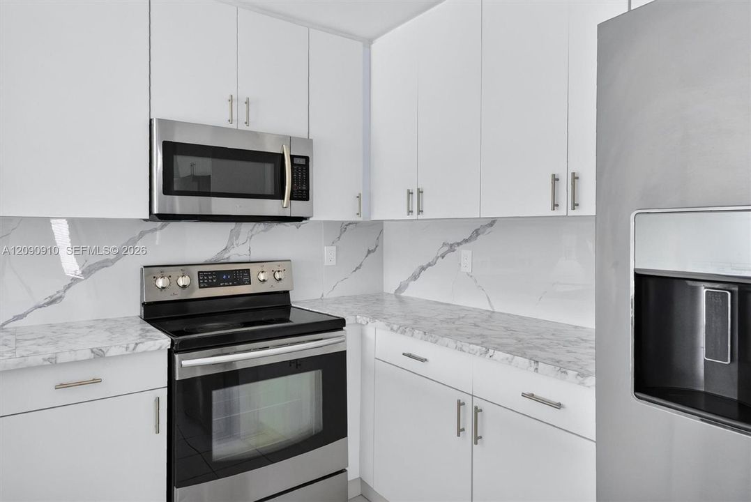 For Rent: $3,500 (3 beds, 2 baths, 1593 Square Feet)