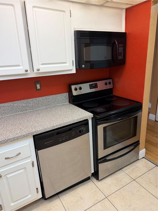 For Rent: $1,650 (1 beds, 1 baths, 673 Square Feet)