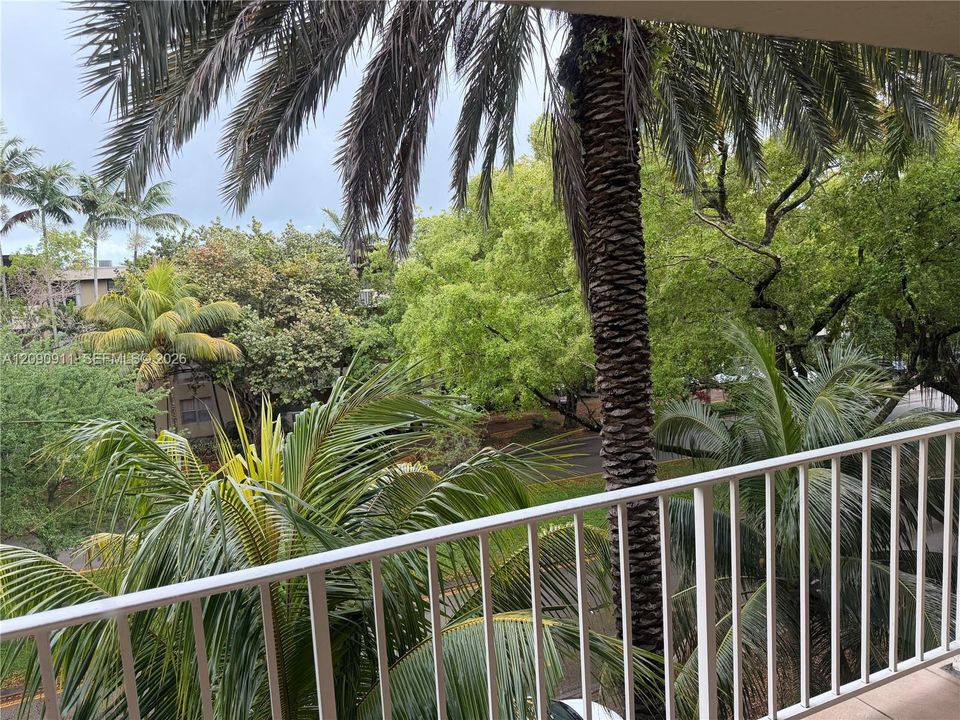 For Rent: $1,650 (1 beds, 1 baths, 673 Square Feet)