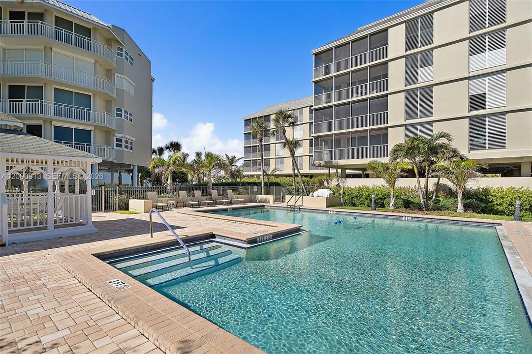 For Rent: $5,000 (2 beds, 2 baths, 1200 Square Feet)