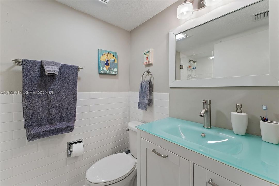 For Rent: $5,000 (2 beds, 2 baths, 1200 Square Feet)