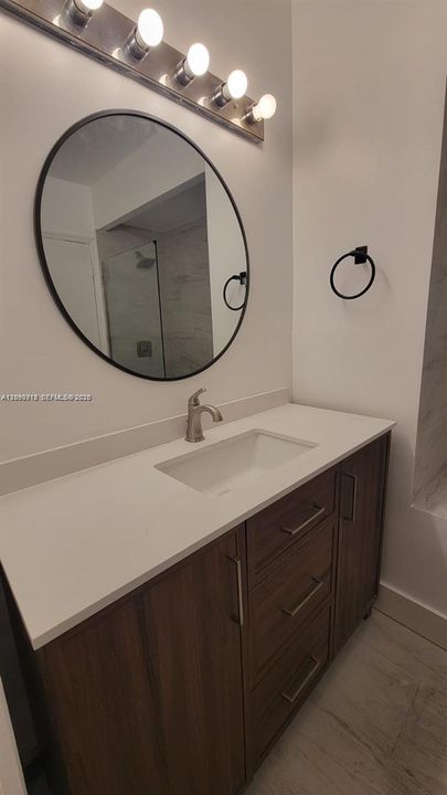 For Sale: $157,800 (1 beds, 1 baths, 685 Square Feet)