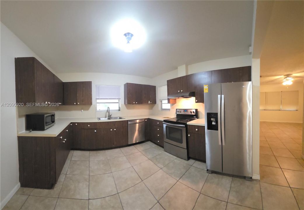 В аренду: $2,500 (1 спален, 1 ванн, 530 Квадратных фут)