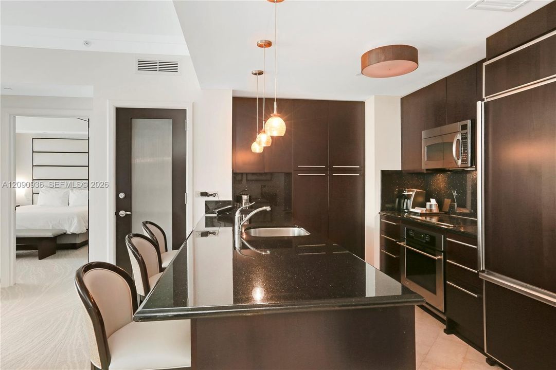 For Sale: $1,475,000 (1 beds, 1 baths, 958 Square Feet)