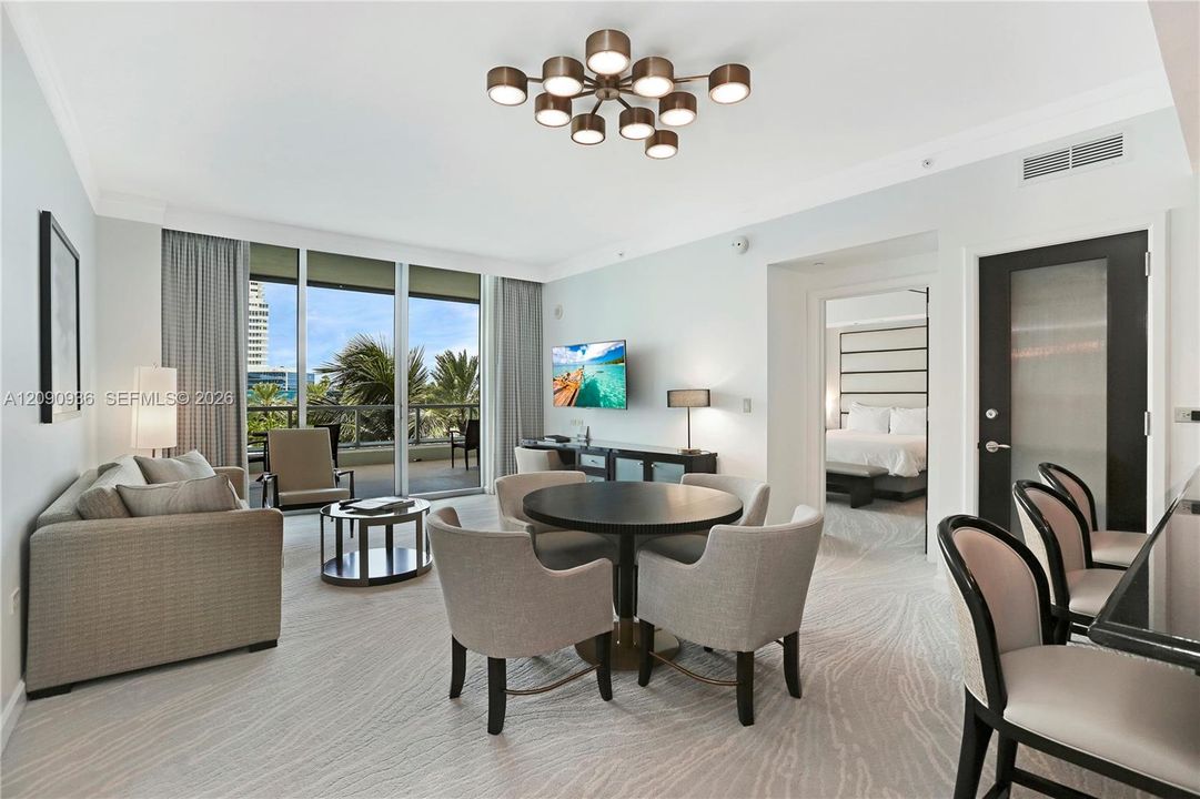 For Sale: $1,475,000 (1 beds, 1 baths, 958 Square Feet)