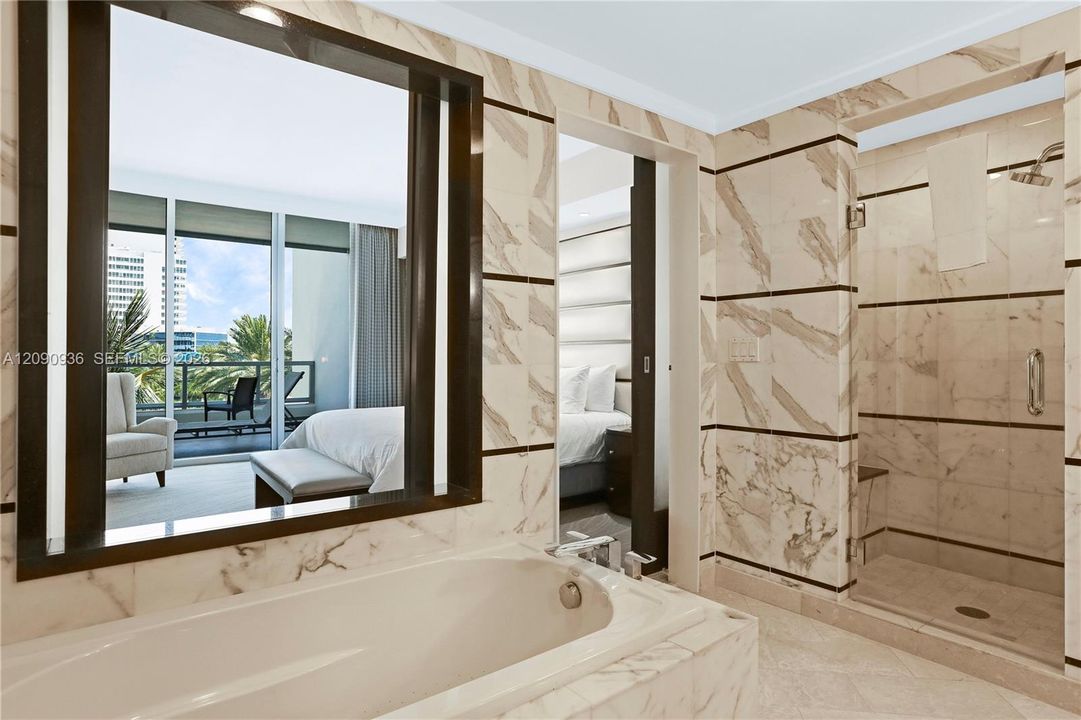 For Sale: $1,475,000 (1 beds, 1 baths, 958 Square Feet)