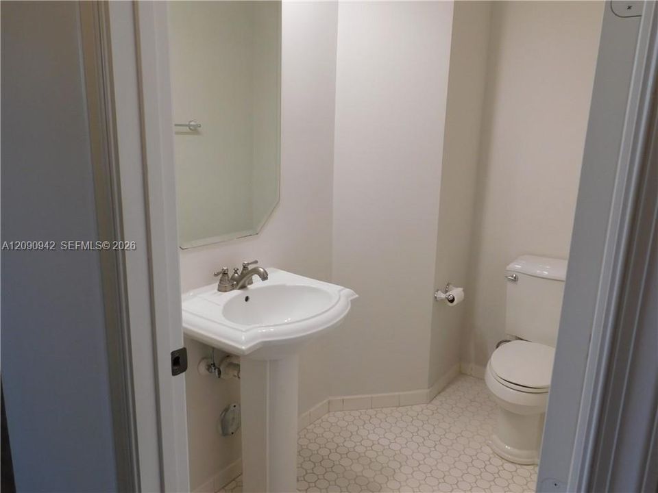 For Rent: $3,485 (2 beds, 2 baths, 1679 Square Feet)