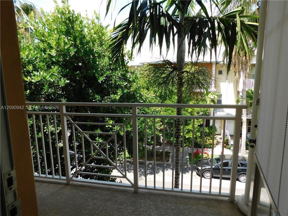 For Rent: $3,485 (2 beds, 2 baths, 1679 Square Feet)