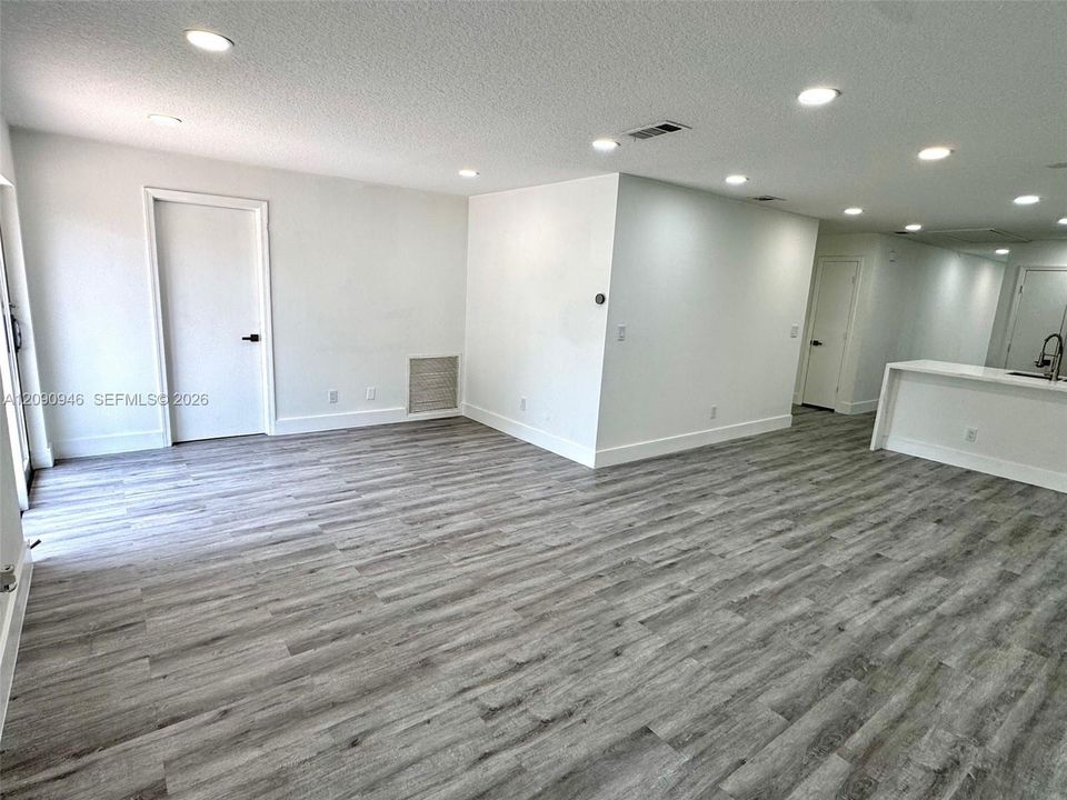 En Renta: $3,200 (3 camas, 2 baños, 1700 Pies cuadrados)