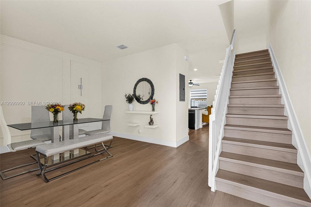For Sale: $465,000 (2 beds, 2 baths, 1441 Square Feet)