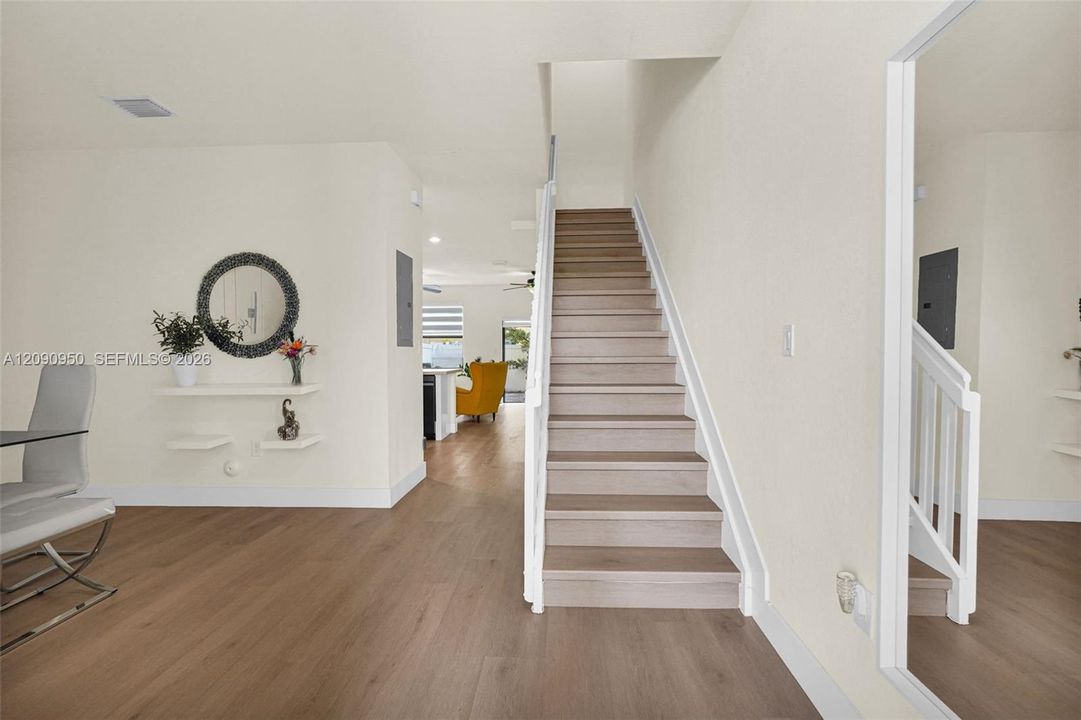 For Sale: $465,000 (2 beds, 2 baths, 1441 Square Feet)