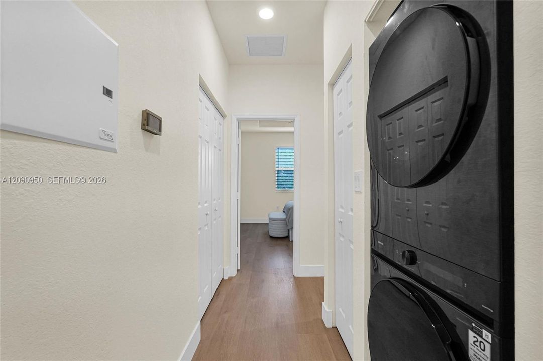 For Sale: $465,000 (2 beds, 2 baths, 1441 Square Feet)